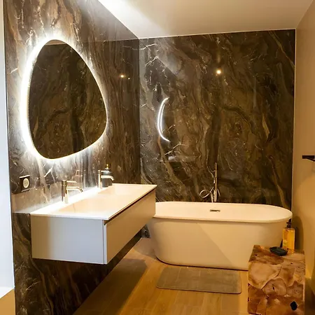 Superbe - La Maison Des Pilotes - 200 M Circuit Des 24h Du Mans - 15 Pers